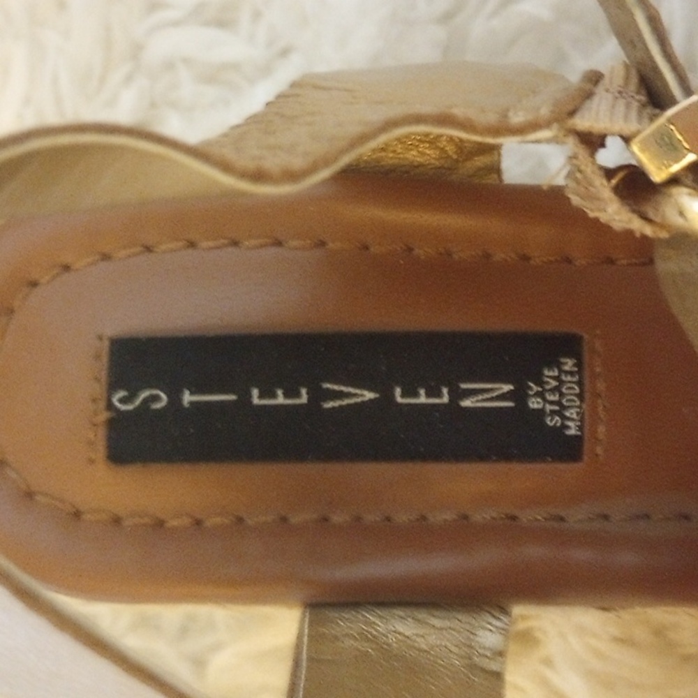 Steve Madden platform sandals - Picture 3 of 4